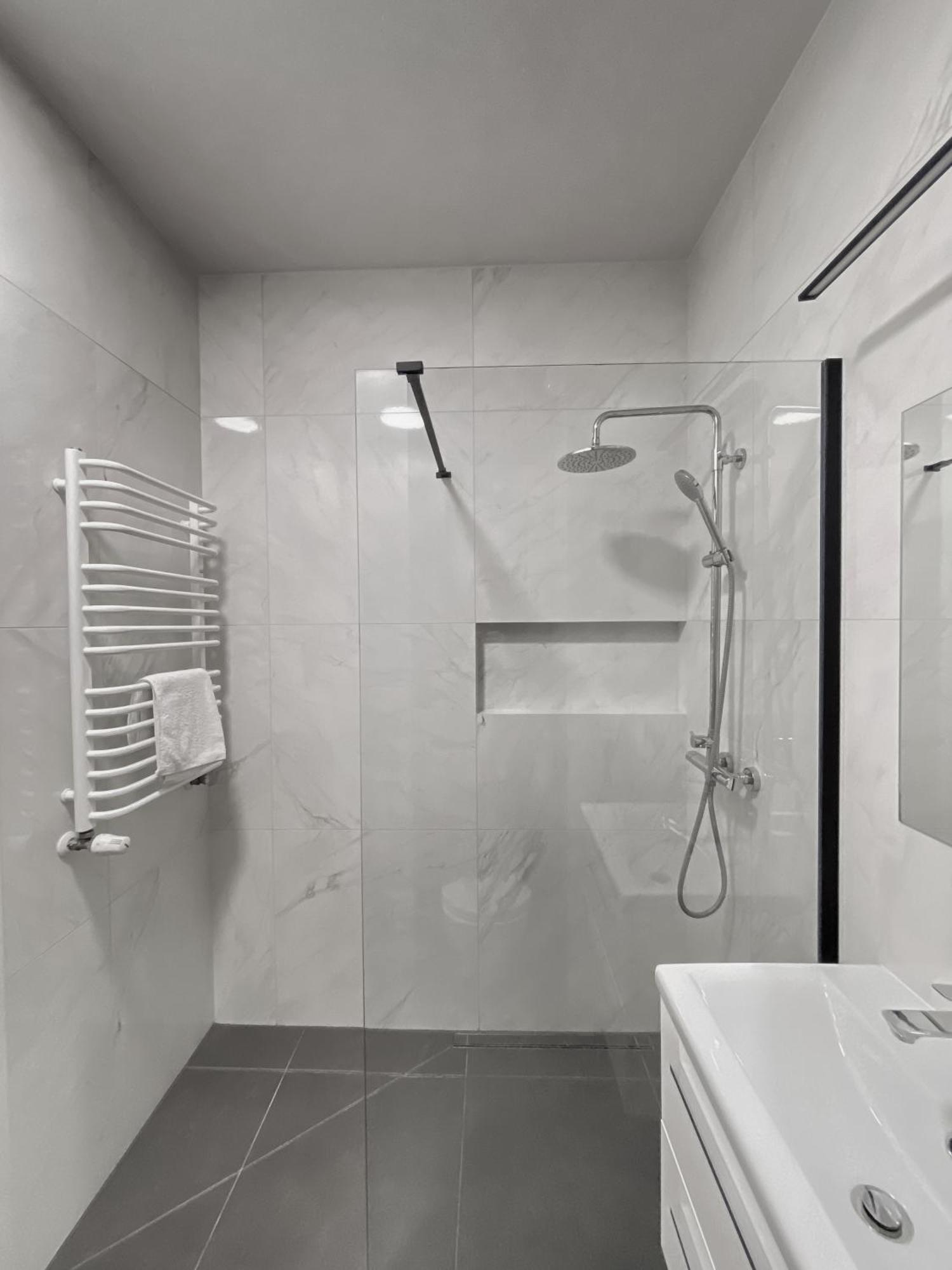 Like Home Apartments Krasków Εξωτερικό φωτογραφία