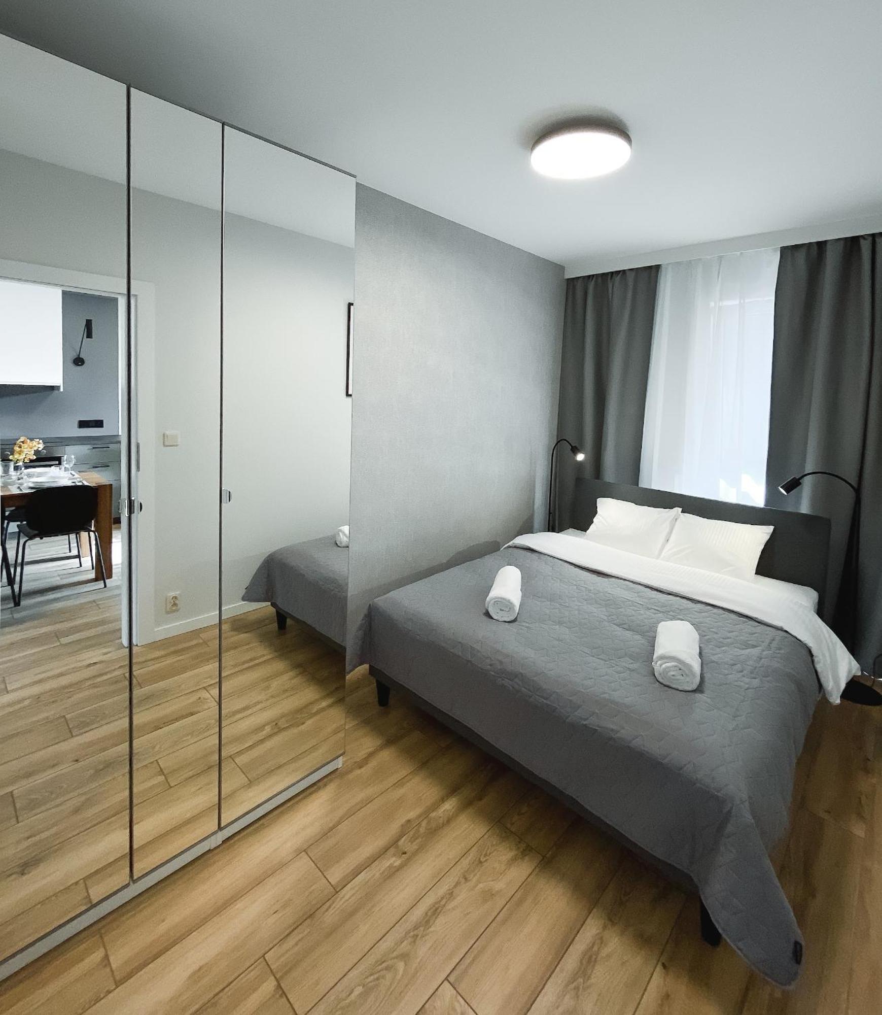 Like Home Apartments Krasków Εξωτερικό φωτογραφία